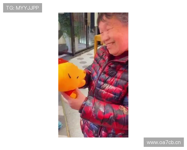 感觉蓬蓬都不会老的,孩子这么大了,他还长这样