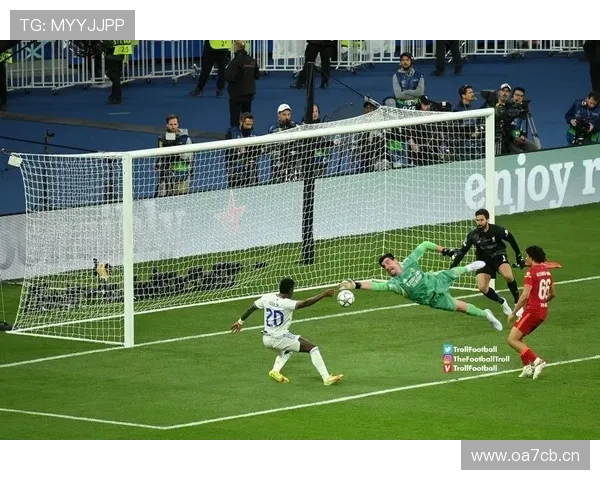 恩里克·塞雷佐调侃大都会草坪与阿尔瓦雷斯表现