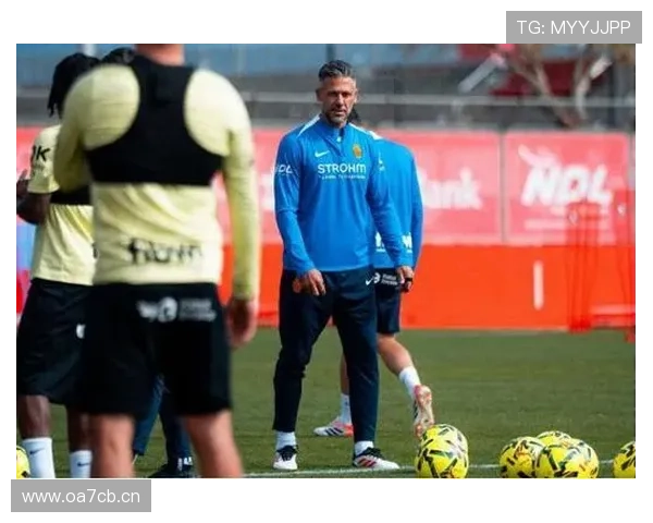 德米凯利斯荣膺四月西甲最佳教练